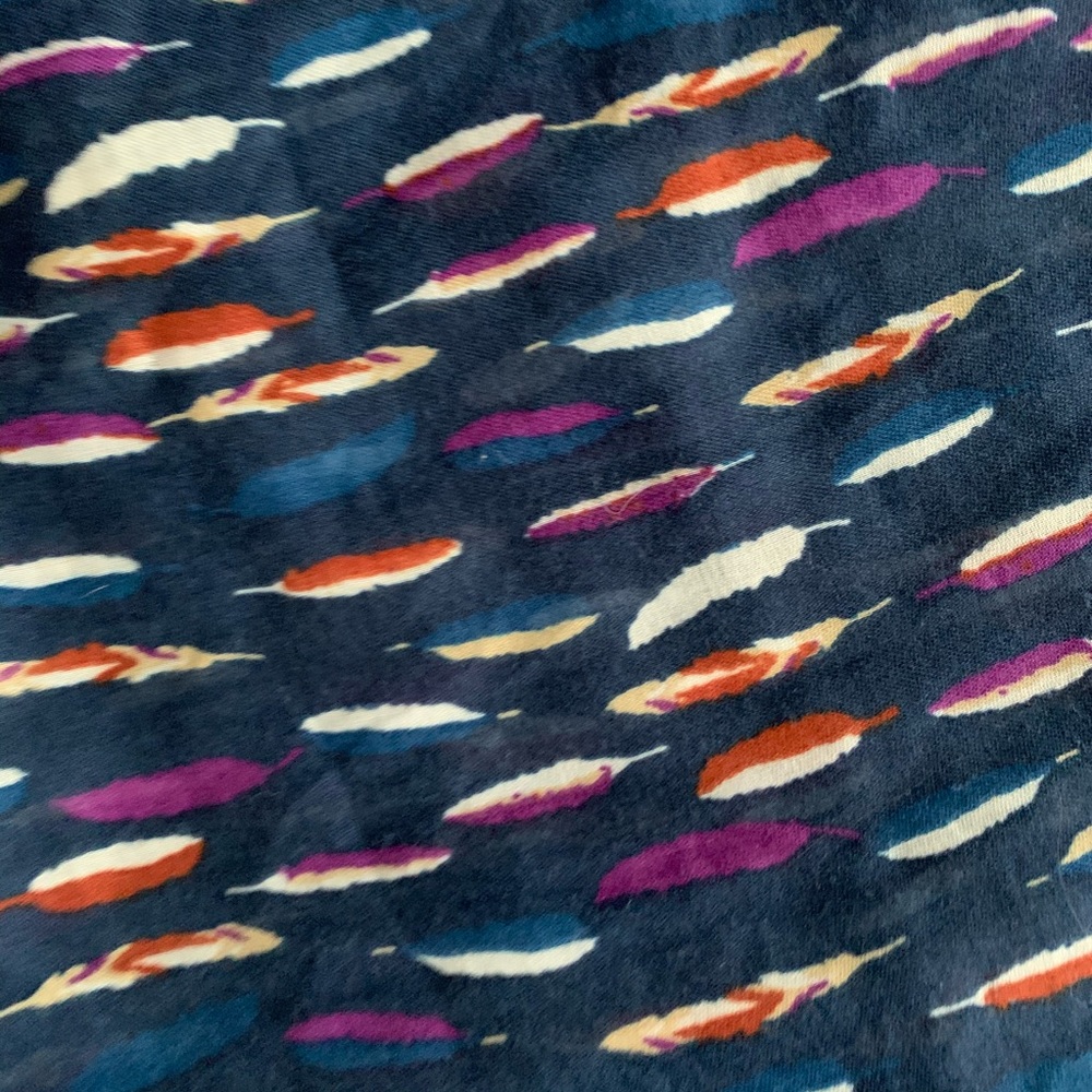 Bass Scarf - Picture 2 of 3